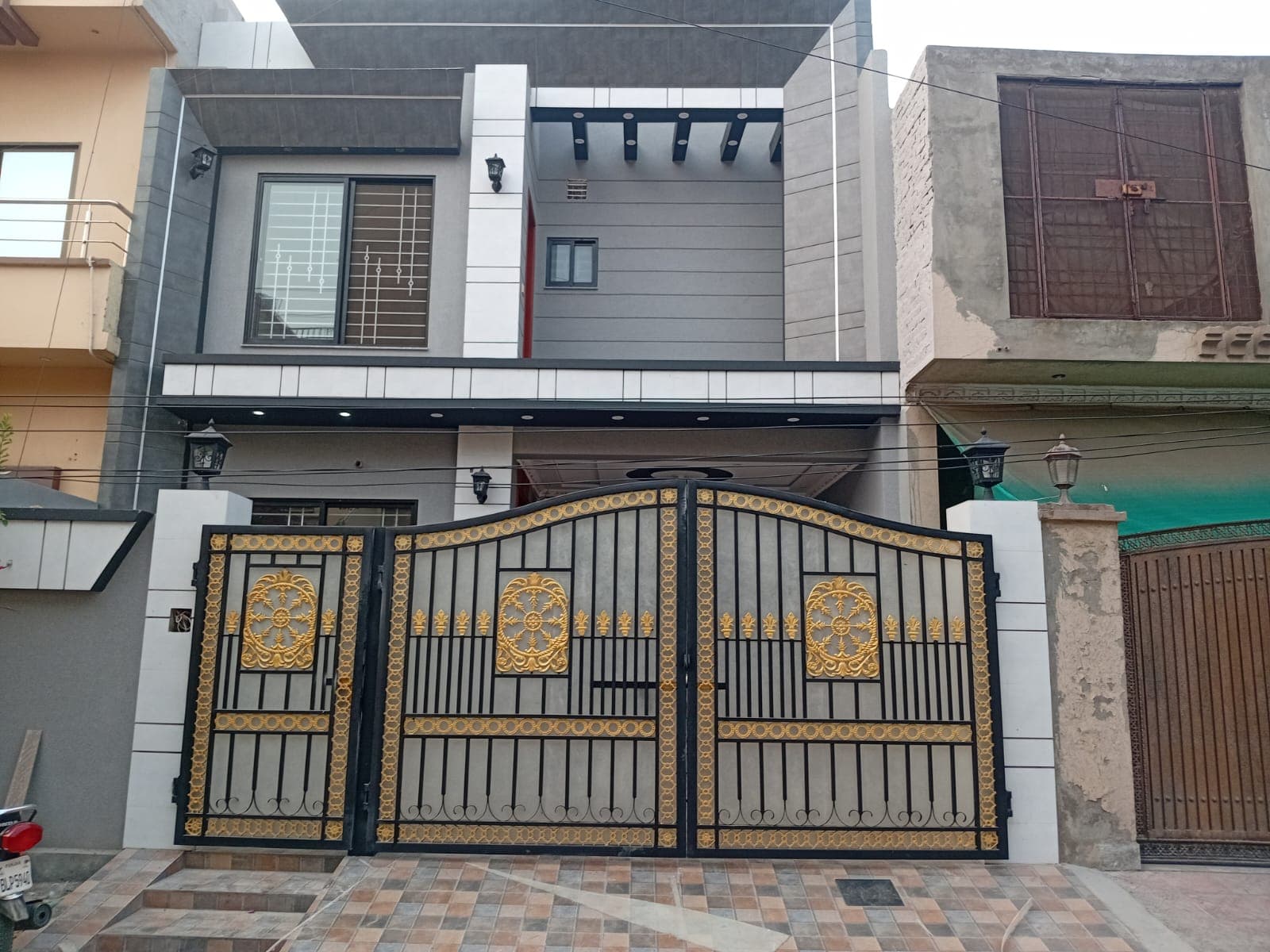 Modern House Gate — Iron Gate — Babar Fiber Glass